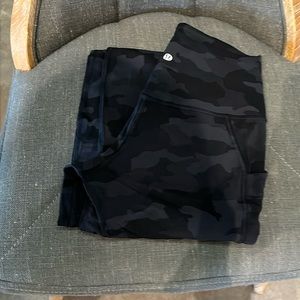 Lululemon Align 25” with pockets camp deep coal multi size 6